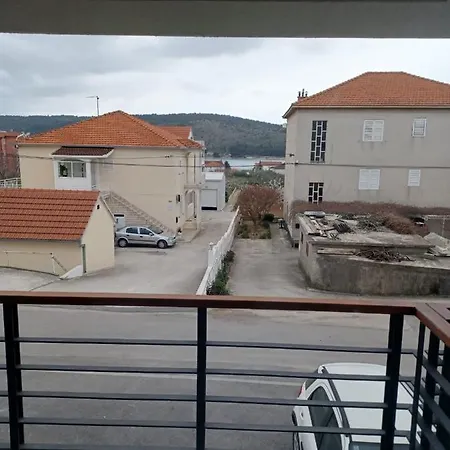 Petar * Τρογκίρ